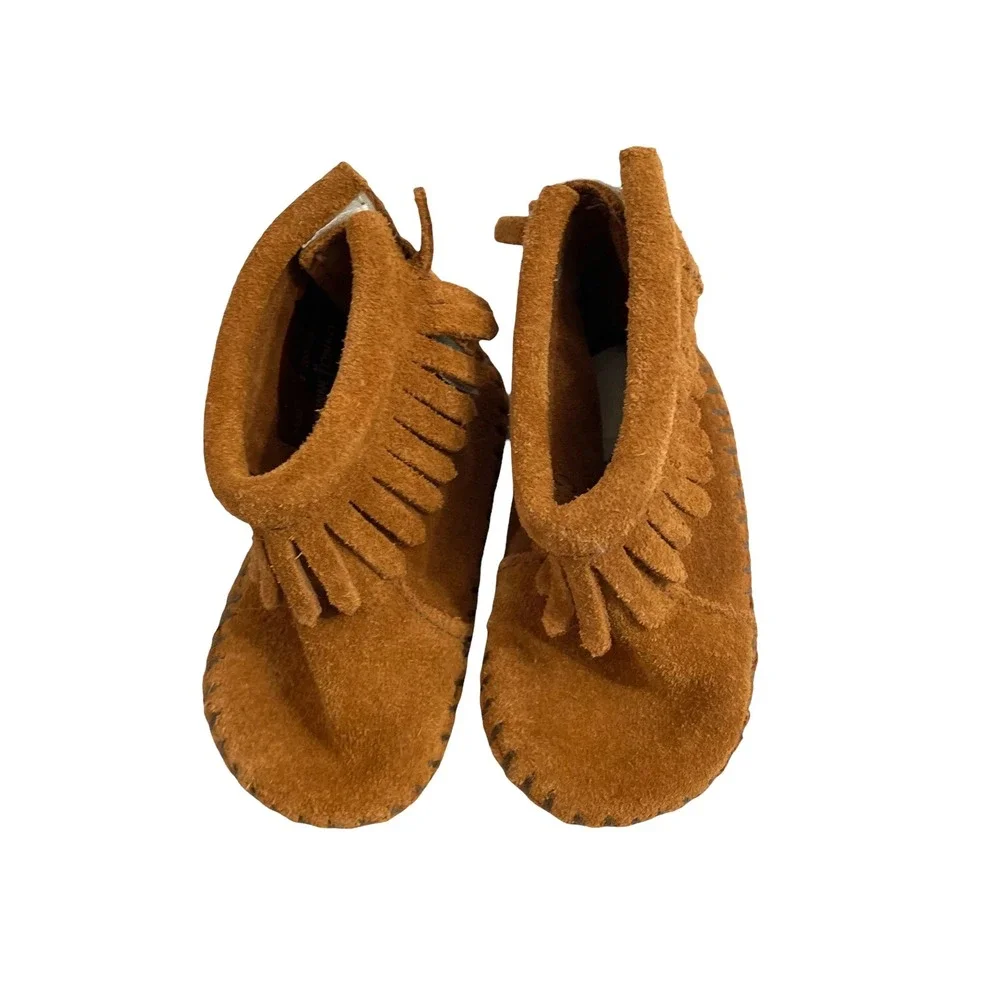 NEW Minnetonka suede fringe‎ booties baby shoes moccasins Size 2